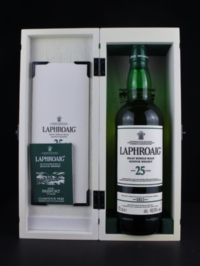 Laphroaig 25 open box 2 600×800